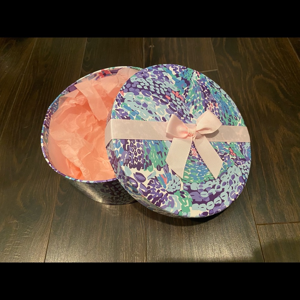 Lilly Pulitzer Round Gift Box + Pink Tissue